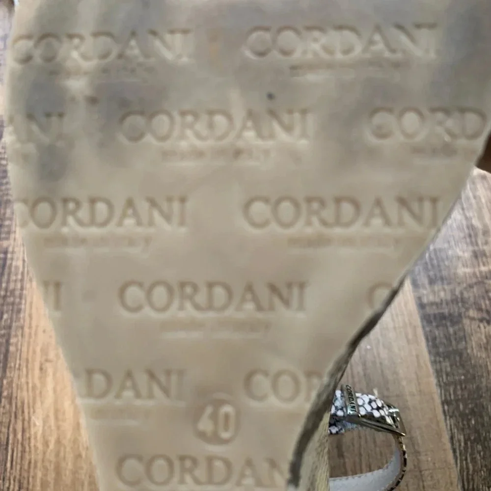 Cordani Snake Wedge